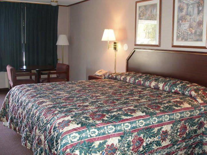 Red Carpet Inn Greensboro Dış mekan fotoğraf