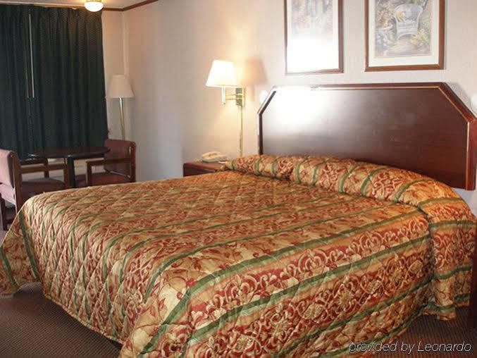 Red Carpet Inn Greensboro Dış mekan fotoğraf